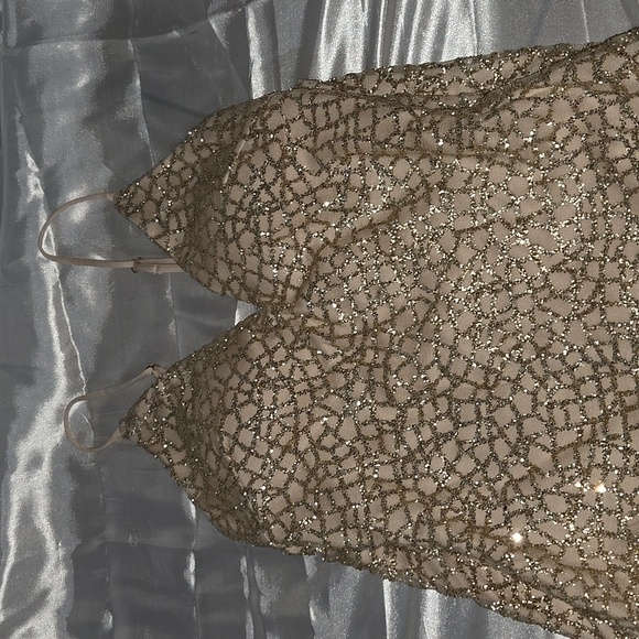 Windsor Gold Sparkling Dress - Picture 4 of 10